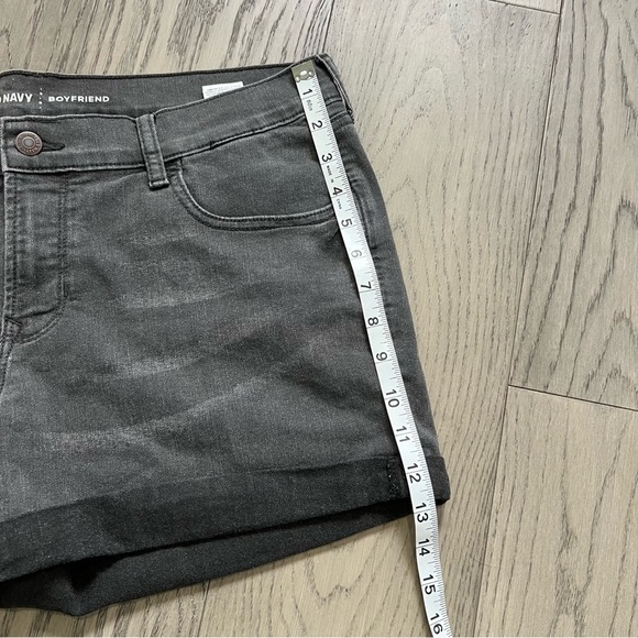 Old Navy Black Distressed Boyfriend Jean Shorts Relaxed Fit - Picture 7 of 8